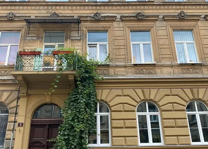 центр, галицький район, площа ринок, оперний театр, вулиця котлярська 5 Apartment *